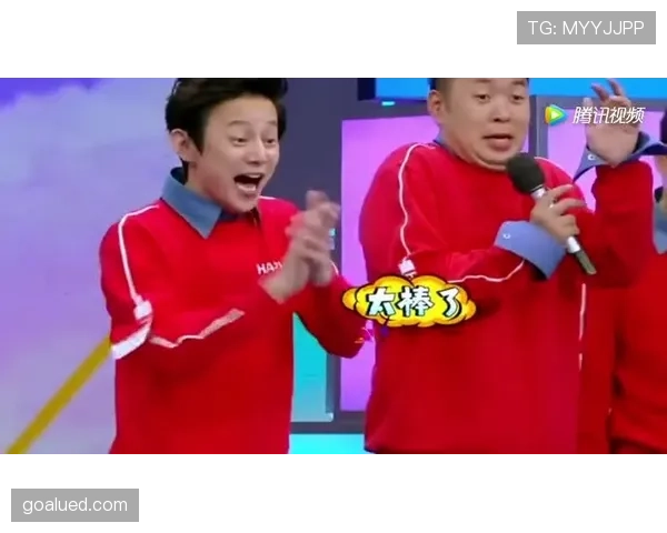 何冰娇训练完随手啃个鸡腿，这自律和放纵的平衡感谁懂啊