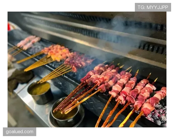 唐佳豪训练完直接去夜市撸串?这自律人设崩得也太快了 唐佳豪训练完直接去夜市撸串?这自律人设崩得也太快了